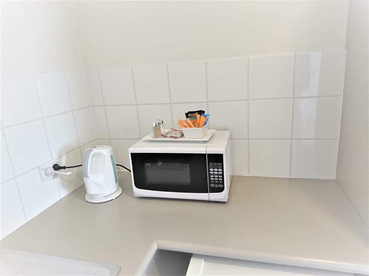 Glenelg Beach Gateway Studio Apartment Exteriör bild